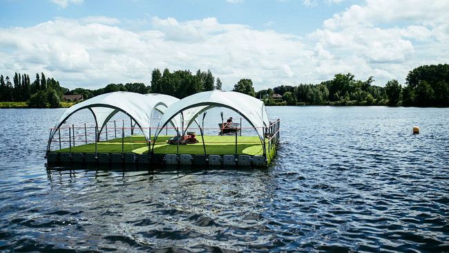 Drijvend camperen op huur pontons