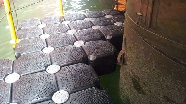 Ponton installatie rondom object